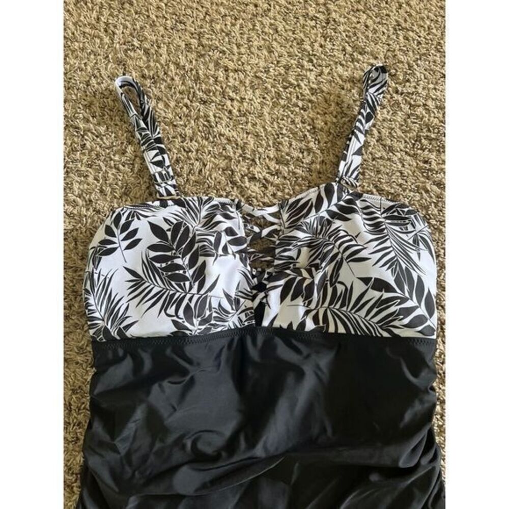 one piece bathing suit size 16W - Picture 2 of 8